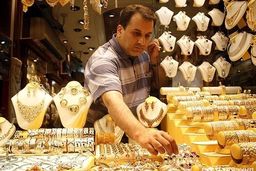 قیمت جدید طلا و سکه ۱۵ اردیبهشت ۱۴۰۴/ سکه باز هم رکورد زد