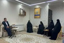 مشاور و دستیار رهبری به منزل شهید رئیسی رفت