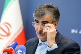 فرزین: امسال برنامه حذف چهار صفر از پول ملی را عملیاتی می‌کنیم