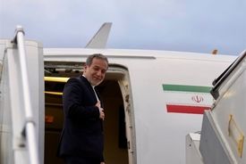 عراقچی عازم مسقط شد/ آغاز گفتگوها در ساعت ۱۲