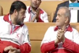 پزشکیان در لباس هلال احمر + عکس