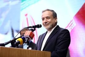 عراقچی برنامه هسته‌ای ایران را غیرقابل مذاکره خواند