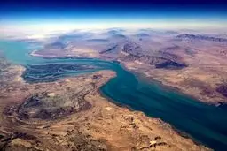 ادعای بلومبرگ درباره موافقت با عبور کشتی‌های هندی و ترکیه‌ای از تنگه هرمز