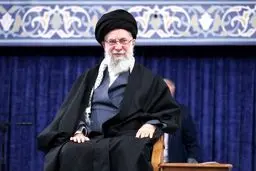 رهبر انقلاب: ما داغداریم / گلوله از هر جا آمده باشد در فتنه‌ی دشمن این اتّفاق افتاده است