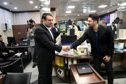 بازدید نجارزاده از برخی شعب انتقال یافته بانک سابق آینده به بانک ملی ایران/ استمرار بی وقفه خدمات به مردم و تمرکز بر مشتری مداری