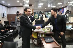 بازدید نجارزاده از برخی شعب انتقال یافته بانک سابق آینده به بانک ملی ایران/ استمرار بی وقفه خدمات به مردم و تمرکز بر مشتری مداری