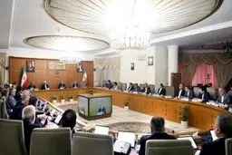 گلایه‌ای از حملات به دولت پزشکیان؛ هیچ دولتی در برابر این همه حوادث قادر به شق‌القمر نیست