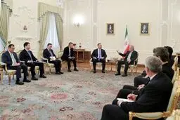 تأکید پزشکیان بر نگاه برادرانه ایران نسبت به کشورهای مسلمان/هرگز زورگویی و قلدری را نخواهیم پذیرفت