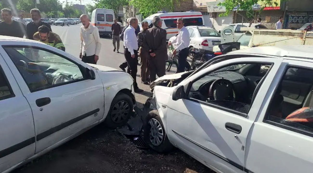 تصادف سرویس مدرسه در کرج و مصدومیت 6 دانشآموز