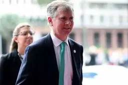 سفیر انگلیس ایران را ترک کرد؟