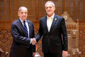رایزنی تلفنی پزشکیان با نخست‌وزیر پاکستان