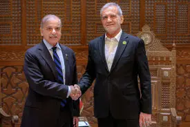 رایزنی تلفنی پزشکیان با نخست‌وزیر پاکستان