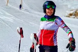 عاطفه احمدی کیست؟ + بیوگرافی و مهاجرت