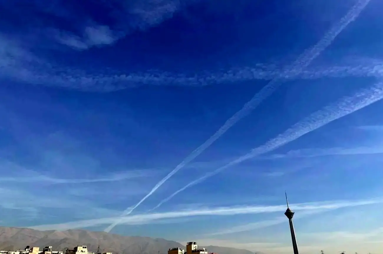 ماجرای ابرهای خطی در آسمان تهران چیست؟
