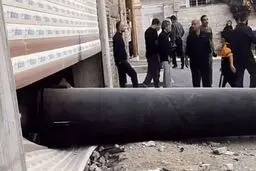 برخورد بوستر موشک به یک منزل مسکونی