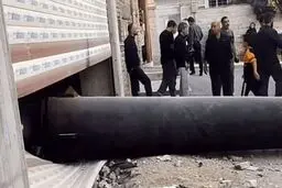 برخورد بوستر موشک به یک منزل مسکونی