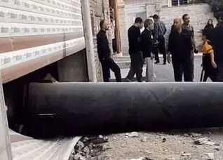 برخورد بوستر موشک به یک منزل مسکونی