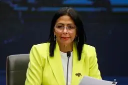 چرخش رئیس‌جمهور موقت ونزوئلا و درخواست گفت‌وگو و همزیستی با آمریکا