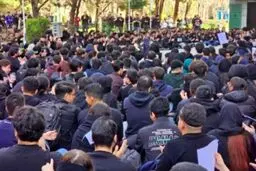 واکنش روزنامه اعتماد به تهدید وزیر علوم به استیضاح به دلیل اعتراضات دانشجویان؛ به وزیر می‌گویند یا با استادان و دانشجویان برخورد امنیتی داشته باش یا استیضاح شو!