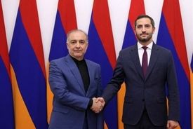 ارمنستان همواره کنار ملت ایران بوده است