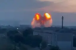 زلنسکی: پوتین به جای میز مذاکره موشک را انتخاب کرد