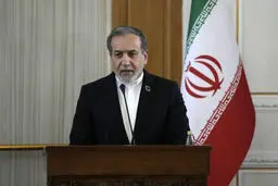 عراقچی: موشک‌های بالستیک، قابل مذاکره نیستند