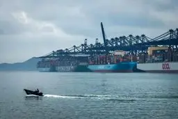 وال‌استریت ژورنال: نیرو‌های آمریکایی به یک کشتی باری که از چین به سوی ایران در حرکت بود حمله کردند