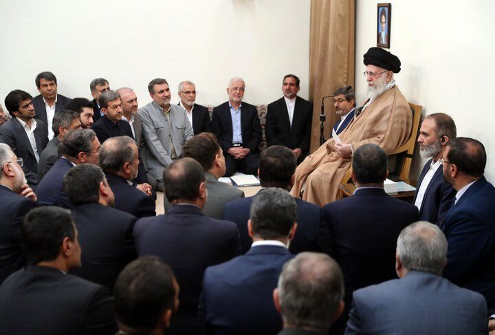 وزیر کشور و استانداران با آیت‌الله خامنه‌ای دیدار کردند