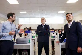 تأکید رئیس‌جمهور بر توسعه مهارت‌های فردی و گروهی دانش‌آموزان در مدار