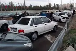تصادف زنجیره‌ای پنج خودرو در بزرگراه قم - تهران؛ 11 نفر مصدوم شدند