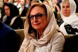 بیوگرافی پروفسور شیدا شمس، متخصص پوست