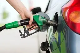 روزنامه اعتماد: گران کردن بنزین راه‌حل مناسبی برای کاهش مصرف بنزین نیست