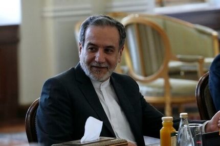 پیام مکتوب عراقچی به وزیر خارجه عمان رسید