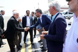 عارف برای رسیدگی به حادثه بندر شهید رجایی به بندرعباس رفت