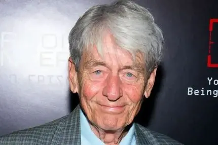 جان نولان بازیگر بتمن در ۸۷ سالگی درگذشت