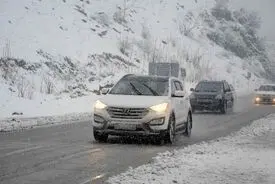 وضعیت ترافیک در جاده‌های شمال؛ برف و باران در 13 استان
