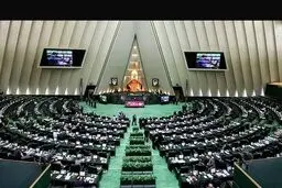 ادعای خبرگزاری فارس: نمایندگان مجلس برای به‌کار نگرفتن همتی به پزشکیان نامه نوشتند