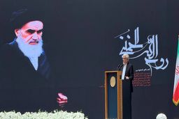عارف: توجه بیشتر و دقیق تر به ابعاد شخصیتی امام برای جامعه‌ اسلامی ضروری است